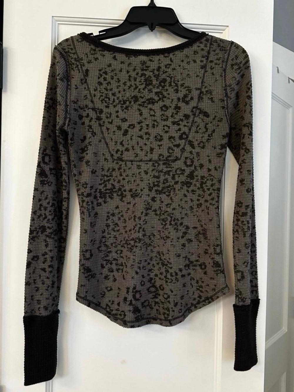 We the Free Thermal Henley Leopard Print Long Sleeve Top (Gray/Black) -Medium - Picture 2 of 12